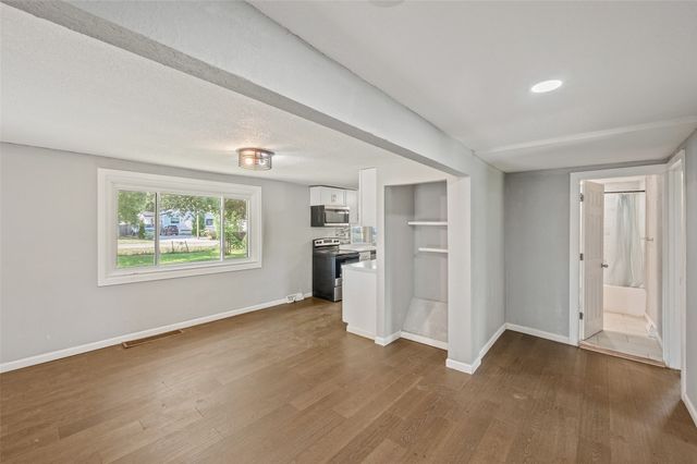 607 Cummins Road, Des Moines, IA 50315