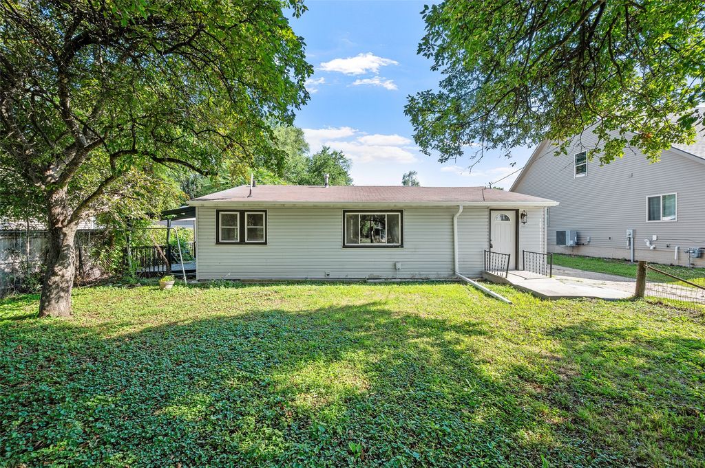 607 Cummins Road, Des Moines, IA 50315