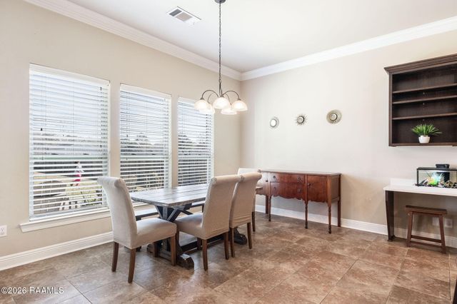 127 Terrace Oak Lane, Broussard, LA 70518