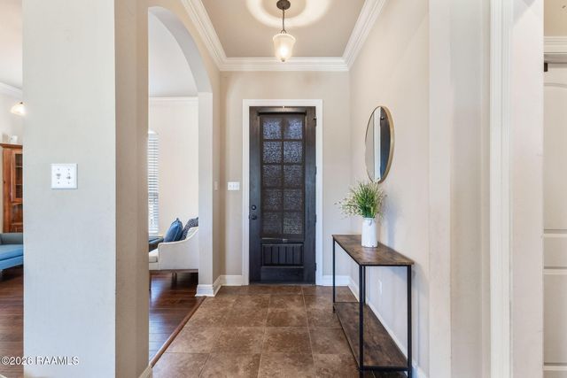 127 Terrace Oak Lane, Broussard, LA 70518