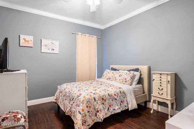 127 Terrace Oak Lane, Broussard, LA 70518