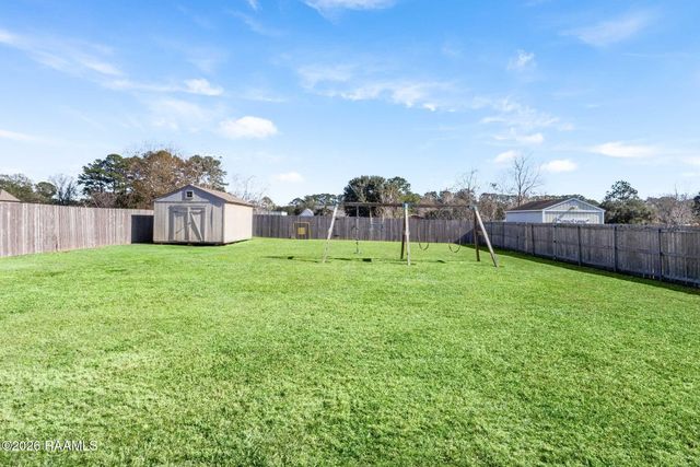 127 Terrace Oak Lane, Broussard, LA 70518