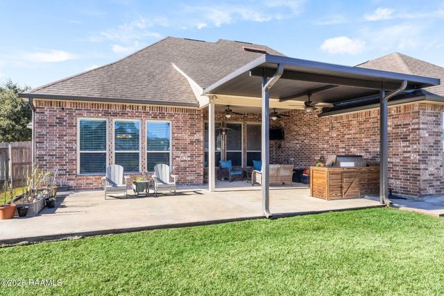 127 Terrace Oak Lane, Broussard, LA 70518