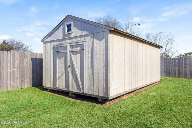 127 Terrace Oak Lane, Broussard, LA 70518