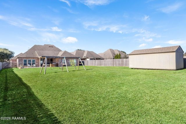 127 Terrace Oak Lane, Broussard, LA 70518