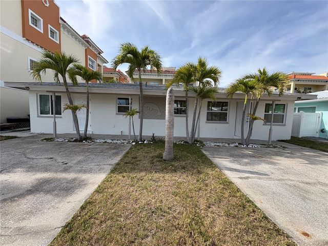 152 175TH TERRACE DRIVE E B, Redington Shores, FL 33708