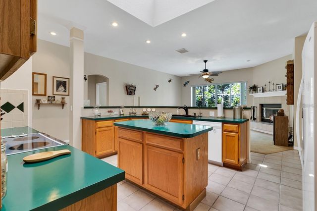 13903 BLUEWATER CIRCLE, Orlando, FL 32828