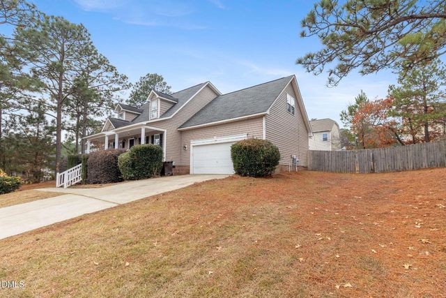 165 Cobblestone Drive, Spring Lake, NC 28390