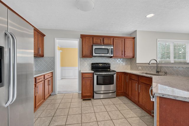 3132 Sandersville Road, Lexington, KY 40511