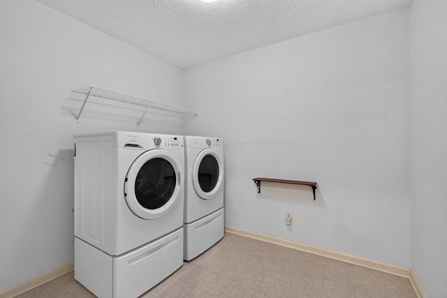 3132 Sandersville Road, Lexington, KY 40511