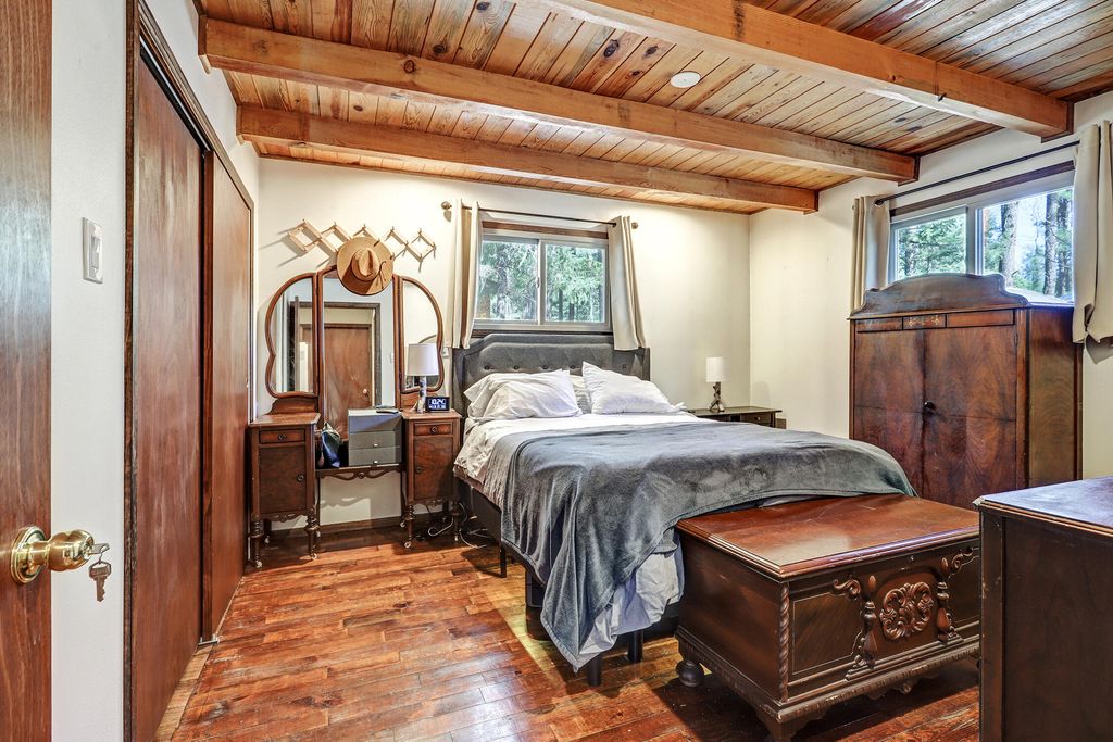Image 10 of property listing at 328 Blue Spruce Drive, Jemez Springs, NM 87025