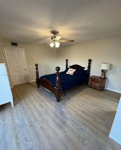 6222 62nd Way, West Palm Beach, FL 33409