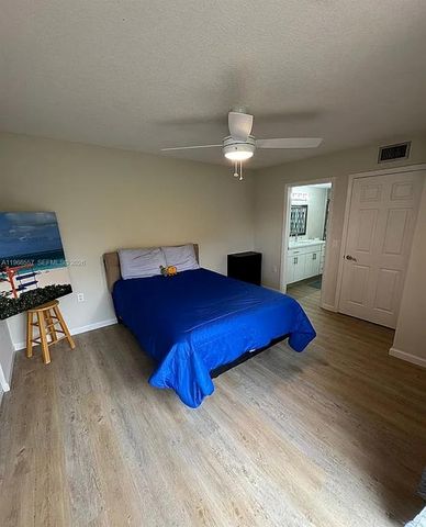 6222 62nd Way, West Palm Beach, FL 33409