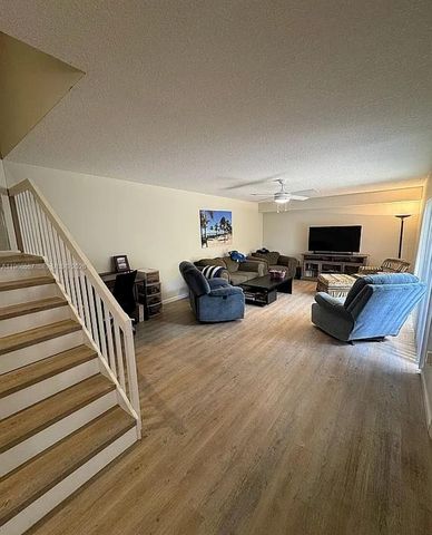 6222 62nd Way, West Palm Beach, FL 33409