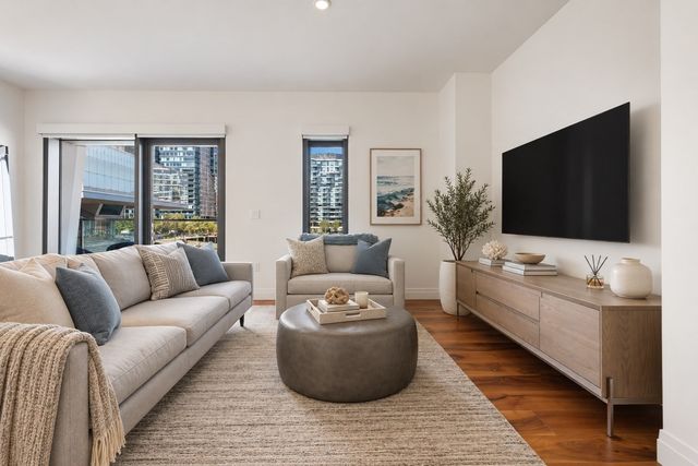 300 Pier 4 Blvd 3B, Boston, MA 02210