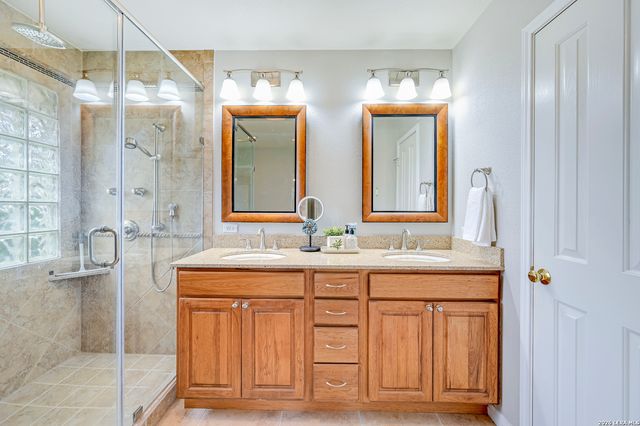 16757 Henderson, San Antonio, TX 78232