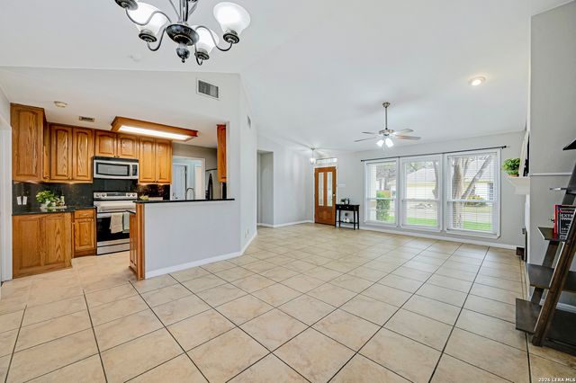 16757 Henderson, San Antonio, TX 78232