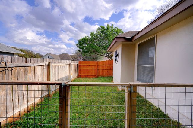 16757 Henderson, San Antonio, TX 78232