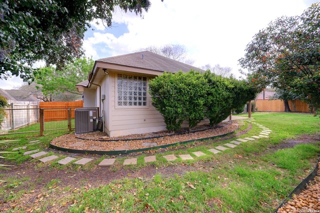 16757 Henderson, San Antonio, TX 78232