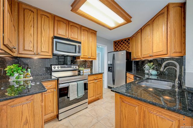 16757 Henderson, San Antonio, TX 78232