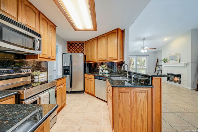 16757 Henderson, San Antonio, TX 78232