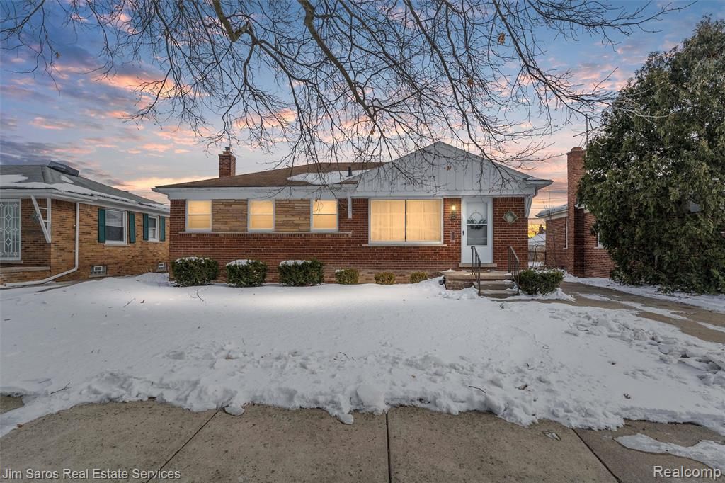 25564 Koontz Street, Roseville, MI 48066