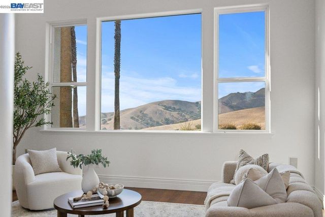 27 Eagle Ridge Ln, Danville, CA 94506