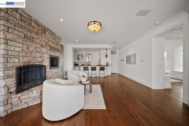 27 Eagle Ridge Ln, Danville, CA 94506