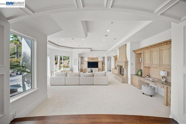 27 Eagle Ridge Ln, Danville, CA 94506