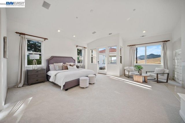 27 Eagle Ridge Ln, Danville, CA 94506