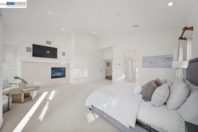 27 Eagle Ridge Ln, Danville, CA 94506