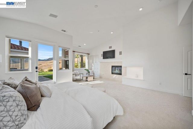 27 Eagle Ridge Ln, Danville, CA 94506