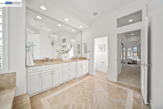 27 Eagle Ridge Ln, Danville, CA 94506