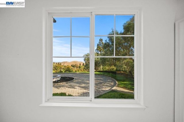 27 Eagle Ridge Ln, Danville, CA 94506