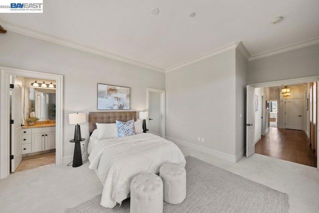 27 Eagle Ridge Ln, Danville, CA 94506
