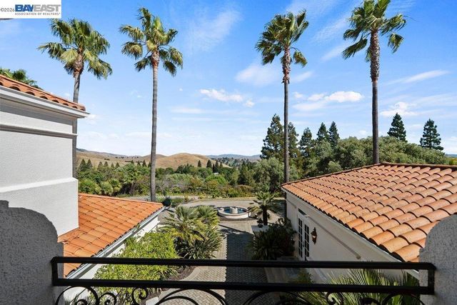 27 Eagle Ridge Ln, Danville, CA 94506