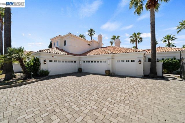 27 Eagle Ridge Ln, Danville, CA 94506