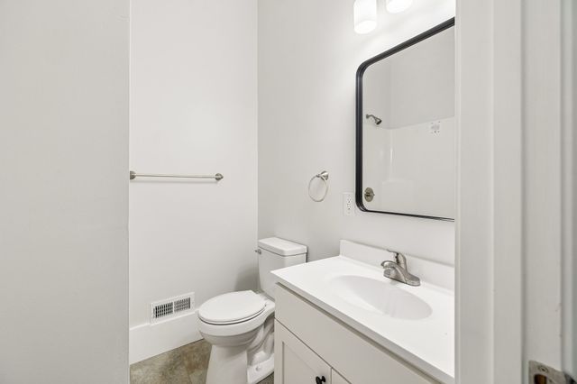202 Jackson Heights Rd, Columbia, TN 38401