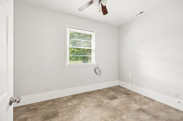 202 Jackson Heights Rd, Columbia, TN 38401