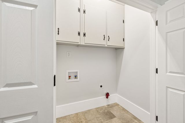 202 Jackson Heights Rd, Columbia, TN 38401