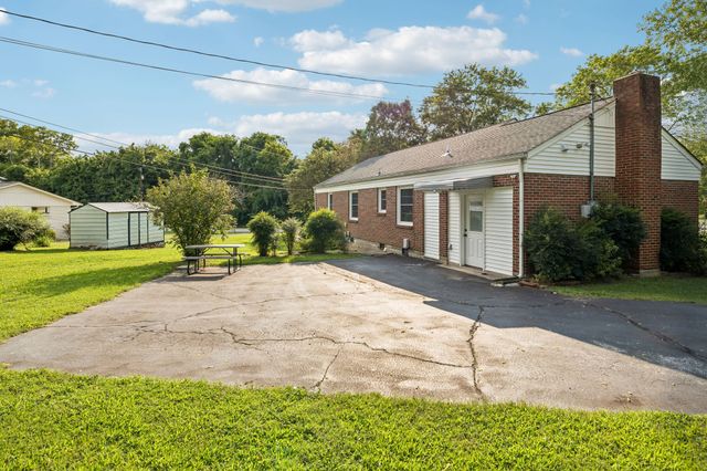202 Jackson Heights Rd, Columbia, TN 38401