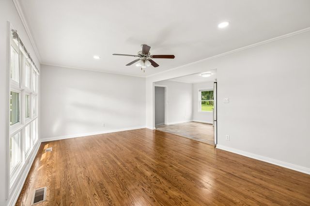202 Jackson Heights Rd, Columbia, TN 38401