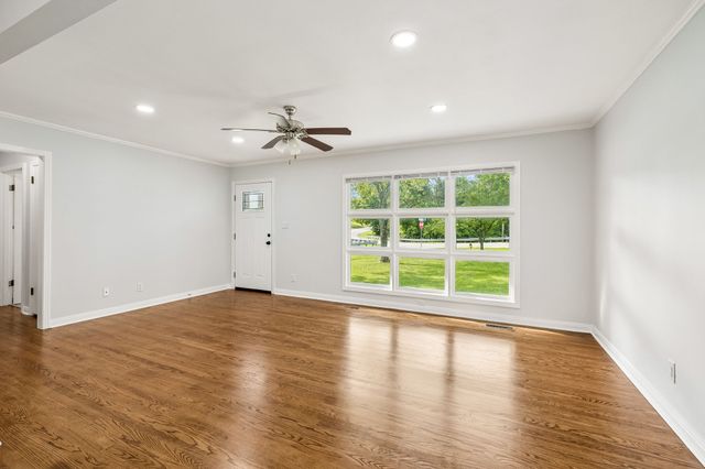 202 Jackson Heights Rd, Columbia, TN 38401