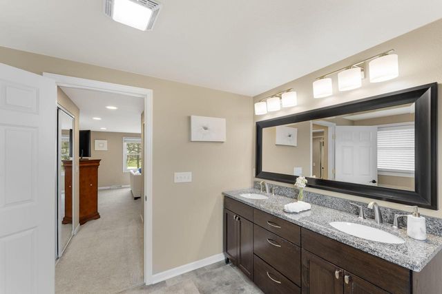 1888 Woodsfield DRIVE, Richfield, WI 53076