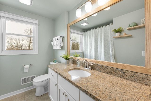 1888 Woodsfield DRIVE, Richfield, WI 53076