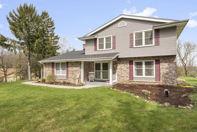 1888 Woodsfield DRIVE, Richfield, WI 53076