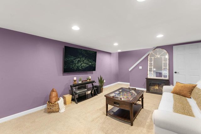 1888 Woodsfield DRIVE, Richfield, WI 53076