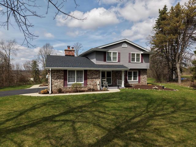 1888 Woodsfield DRIVE, Richfield, WI 53076