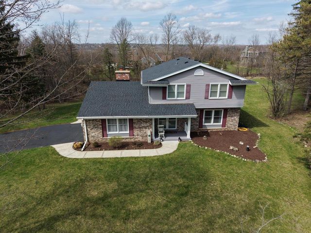 1888 Woodsfield DRIVE, Richfield, WI 53076