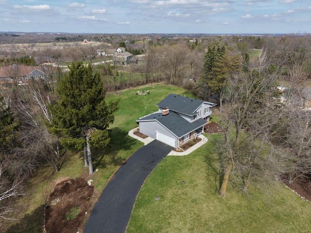 1888 Woodsfield DRIVE, Richfield, WI 53076